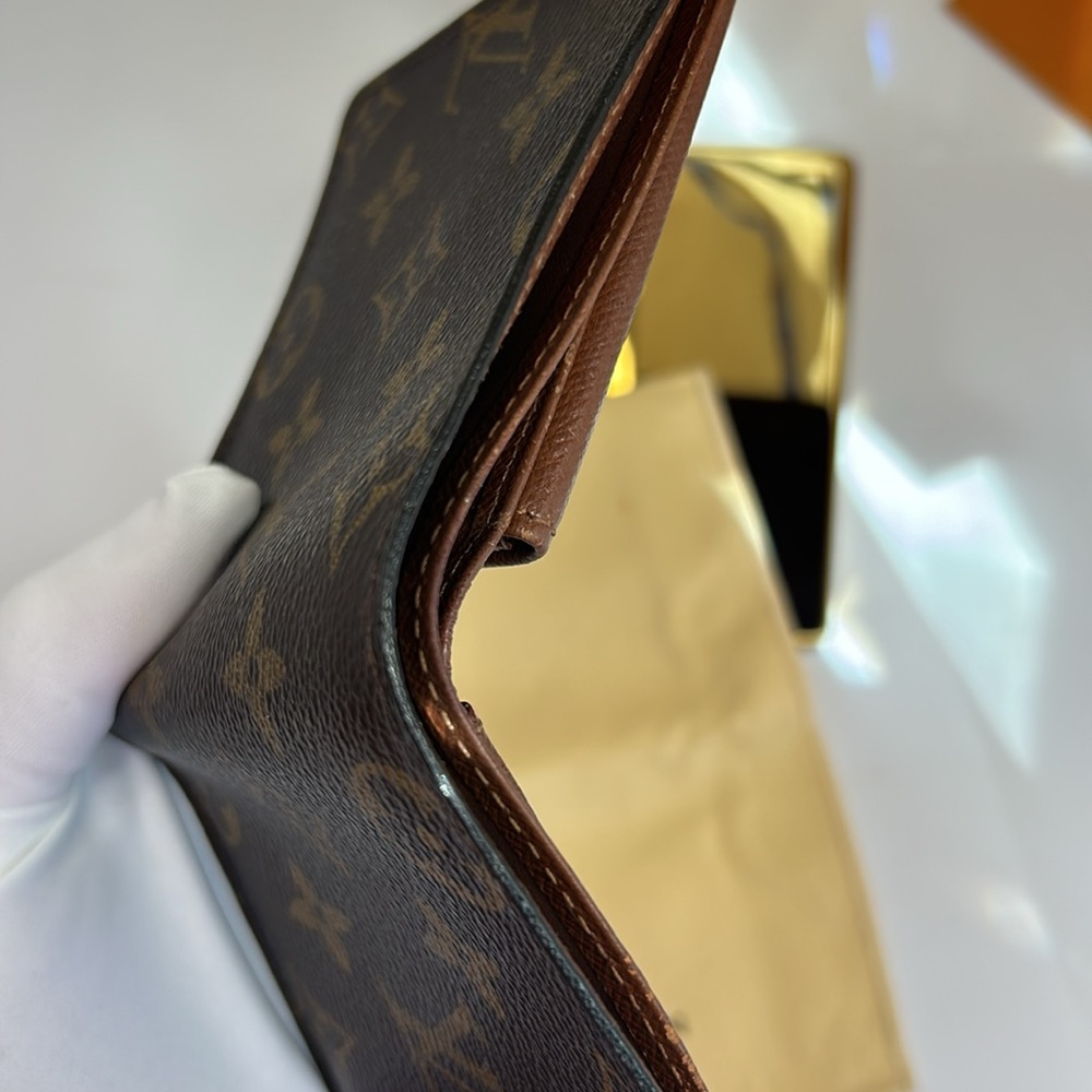 Louis Vuitton LOUIS VUITTON Monogram - Picture 4 of 16